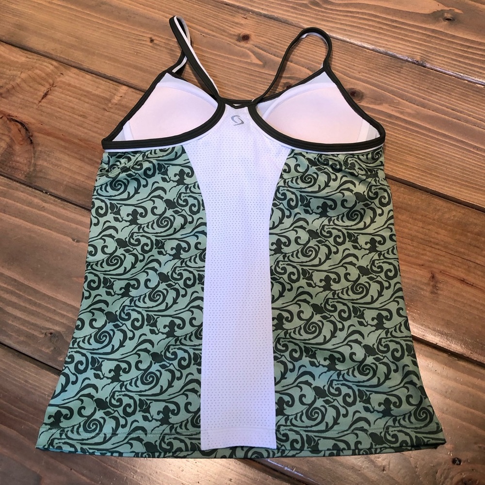 Brooks Running’s Moving Comfort Women’s Brand Alexis Sports Bra Tank (34AB)